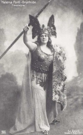 Helena Forti als Brünnhilde : Helena Forti als Brünnhilde in "Die Walküre" der Ring-Tetralogie von Richard Wagner. Königliche Hofoper Dresden, ab 1916. Fotografie (Weltpostkarte) von A. Dous