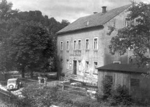 Schöna (Reinhardtsdorf-Schöna), Hauptstraße 37 b. Gasthaus z. Zirkelstein. Eingangsseite mit Gästegarten