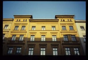 Diapositiv: Adalbertstr. 80-81, 1983