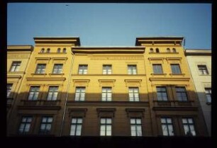 Diapositiv: Adalbertstr. 80-81, 1983