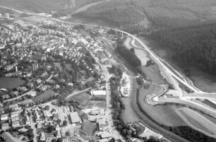 Neustadt: Schwarzwald, Umgehungsstraße, Neustadt, links Ort