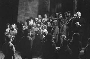 Traditionelles Adventssingen der Bürgergesellschaft Südstadt vor der Liebfrauenkirche