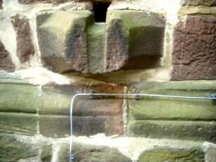 Stadtkirche - Chor im Norden - Sakristeianbau-Lavaboausfluss im Detail