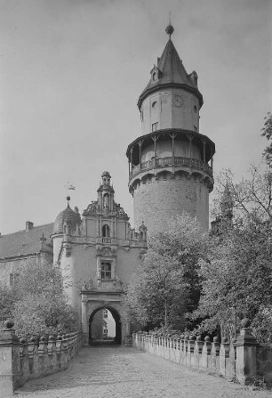 Wiesenburg/Mark. Schloss Wiesenburg, Torhaus und Turm