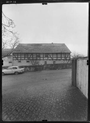 Zabeltitz-Treugeböhla (Großenhain-Zabeltitz), Hauptstraße 54. Dreiseithof (18. Jh.). Wohnhaus. Straßenfront