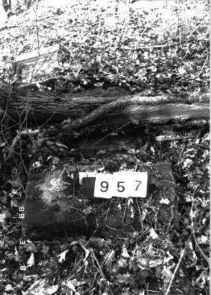 Grabstein 957