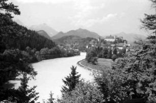Füssen: Blick vom Hügel an der Lechbrücke auf Stadt und Lech