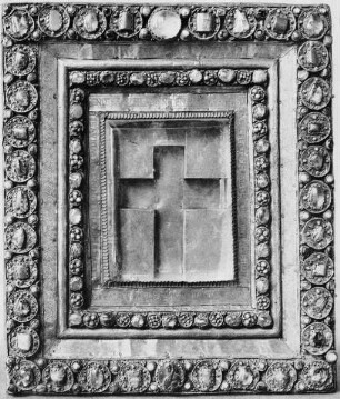 Heinrichs-Portatile, Tragaltar-Reliquiar Kaiser Heinrich II., Reliquiar für vier Splitter vom Kreuze Christi