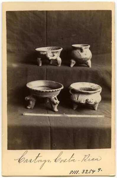 Four clay vessels from the Museo Nacional, San José (Costa Rica)