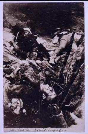 Leichen französischer Soldaten im Schützengraben