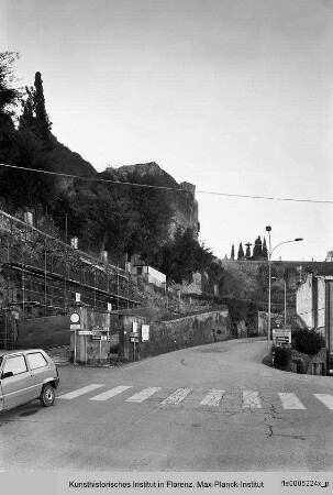 Piazza della Fortezza, Sorano