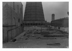 Industrie-Kraftwerk. Kühlturm 9 und Turmpumpenhaus : Lauta (Niederlausitz). Industrie-Kraftwerk. Kühlturm 9 und Turmpumpenhaus