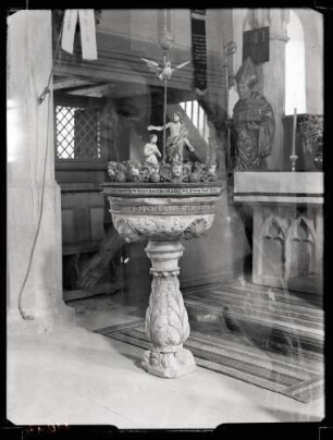 Kloster, Unterkirche; Taufstein