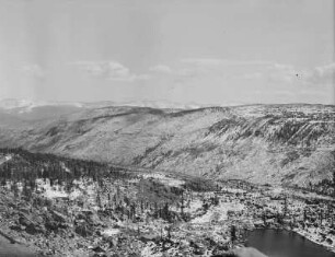 Hangerman Pass : Landschaftsblick in Colorado vom Hagerman Pass aus. Rechts ein Bergsee