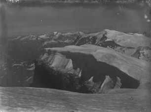 Schneewechten am Hohen Sonnenblick : Hohe Tauern, Schneewechten am Gipfel des Hohen Sonnblicks