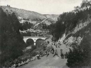 Die große Fahrstraße nach Quito, bei Ambato