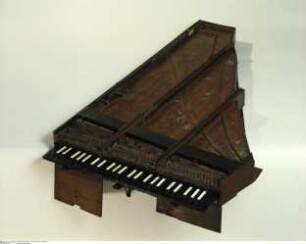 Clavecin brisé