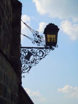 Quedlinburg - Laterne : Laterne am Schloss, aufgenommen in Quedlinburg am 29. April 2014. Foto Uwe Gerig