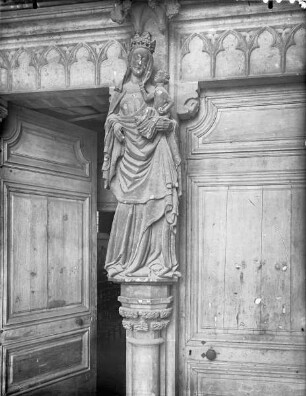 Statue der heiligen Jungfrau