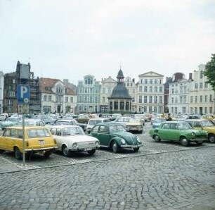 Wismar, Marktplatz : Wismar. Marktplatz (16. Jahrhundert) mit "Wasserkunst" (1579-1602) von Ph. Brandin