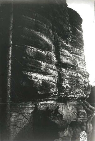 Sächsische Schweiz, Bielatal. Spannagelturm. Seilschaft Carl Rau über der Kanzel der Nordwestkante (Perrykante, VIIb [VIIc])