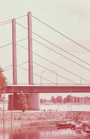 Theodor-Heuss-Brücke, Düsseldorf