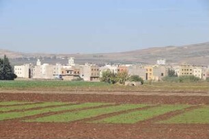Meknes - Landschaft mit Ackerflächen : Landschaft mit Ackerflächen in der Nähe von Meknes, aufgenommen am 28. Oktober 2010
