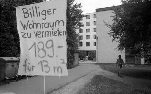 Protestaktionen im Studentenwohnheim Hans-Dickmann-Kolleg gegen Mieterhöhung