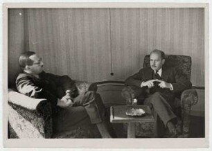 René Massigli und Hugh Wilson während der Abessiniendebatten im Gespräch in Genf. links: René Massigli, rechts: Hugh Wilson