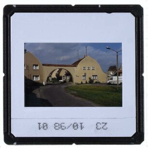 Luckenwalde, Siedlung "Am Anger" : Am Wall, Torbogen