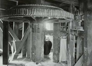 Turmholländerwindmühle Pahrenz bei Prausitz, erbaut 1889, Inneres, Getriebe und Spurlager der Königswelle