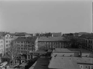 Seminarstraße : Dresden-Friedrichstadt, Seminarstraße. Blick nach Osten auf Wohnhäuser und die Alte Schule, Seminarstraße 11