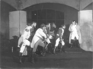 Bonaparte. Schauspiel in vier Akten von Fritz von Unruh. Staatsschauspiel Dresden, Dresdner Erstaufführung 10.06.1927 : Szenenbild mit Alexis Posse als Rabbe, Tom Farecht als Bazancourt, Siegfried Lewinsky als Barroir, Walter Liedtke als Guitton, Bruno Decarli als Carnot, Willi Kleinoschegg als Hulin und Friedrich Lindner als Bonaparte