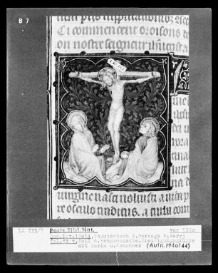 Petites Heures des Herzogs von Berry — Kleinbild, 10-zeilig: Christus am Kreuz zwischen Maria und dem hl. Johannes, Folio 63verso