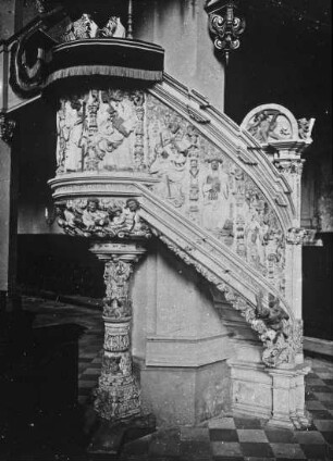Halle (Saale), Dom, urspr. Dominikaner-Klosterkirche St. Pauli, Inneres, am nördl. 4. Pfeiler von Westen, Sandsteinkanzel; Ulrich Creutz