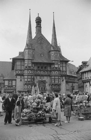 Markttreiben auf dem Marktplatz von Wernigerode