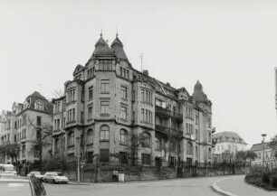 Wohnhäuser : Plauen-Dobenau, Karlstraße 64 / Ecke Ziegelstraße und 62. Wohnhäuser. Eckansicht mit Einfriedung