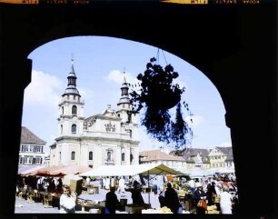 Ludwigsburg: Marktplatz mit Stadtkirche