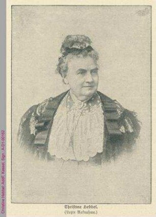 Porträt von Christine Hebbel