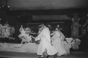Szenenbilder aus der Operette "Orpheus in der Unterwelt" von Jaques Offenbach an der Komischen Oper Berlin : Szenenbild