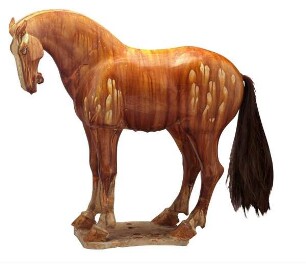 Figur eines stehenden Pferdes