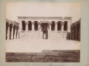 Tempel des Horus, Edfu: Hauptansicht des Hofes Richtung Hypostyl