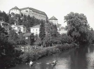 Tübingen, Schloss Hohentübingen : Tübingen. Schloss Hohentübingen. Ansicht über den Neckar mit Ruderkähnen von Südwesten