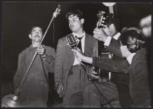 Musikgruppe der Roma während ihres Auftritts