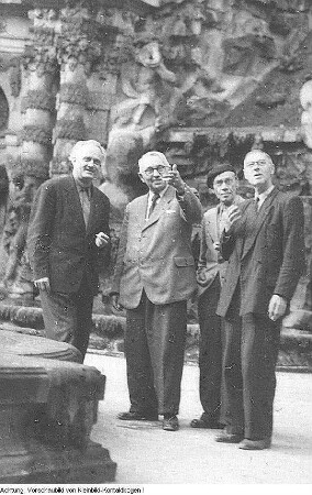 Dresden, Zwinger. Architekt Professor Arthur Frenzel, Architekt Max Zimmermann, Bildhauer Albert Braun und Fritz Sittner, 1957