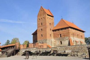 Trakei - Wasserburg : Die Wasserburg Trakai liegt auf einer Halbinsel und kann als Museum besichtigt werden. Aufgenommen am 8. Oktober 2010 in Trakei bei Vilnius