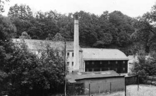Dippoldiswalde-Seifersdorf. Möbelfabrik mit Schornstein