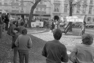Gemeinsame Protestaktion der Schülermitverantwortung SMV und der DGB-Jugend gegen Lehrermangel und Raumnot an Berufsschulen