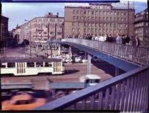 Fußgängerbrücke am Friedrich-Engels-Platz in Leipzig