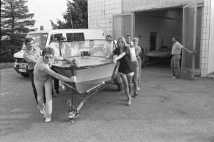 Unterbringung der DLRG-Ortsgruppe Neureut in einer ehemaligen Tankstelle